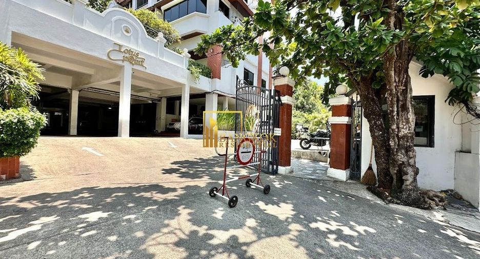 Reihenhaus zur Miete mit 3 Zimmer in Watthana, Bangkok