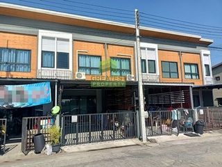 For sale 3 bedrooms townhouse in Lat Lum Kaeo, Pathum Thani
