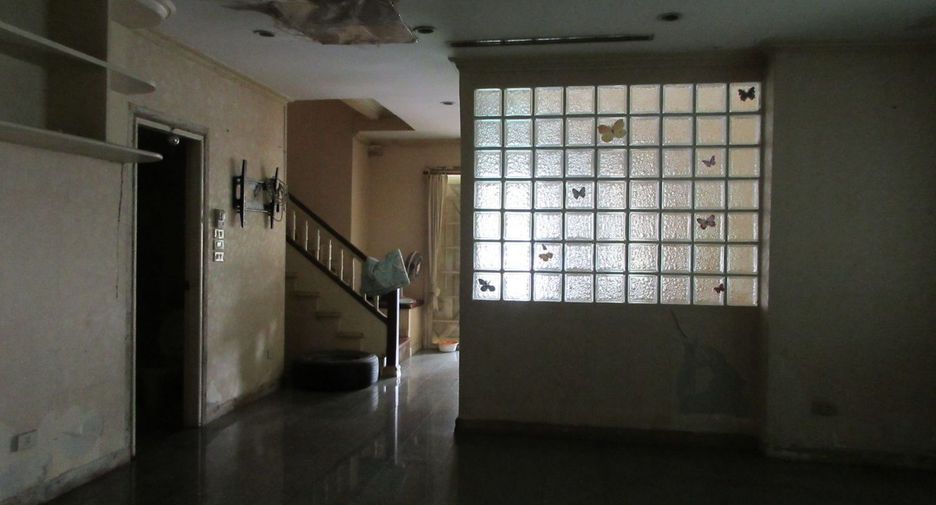 À vendre studio maison à Taling Chan, Bangkok