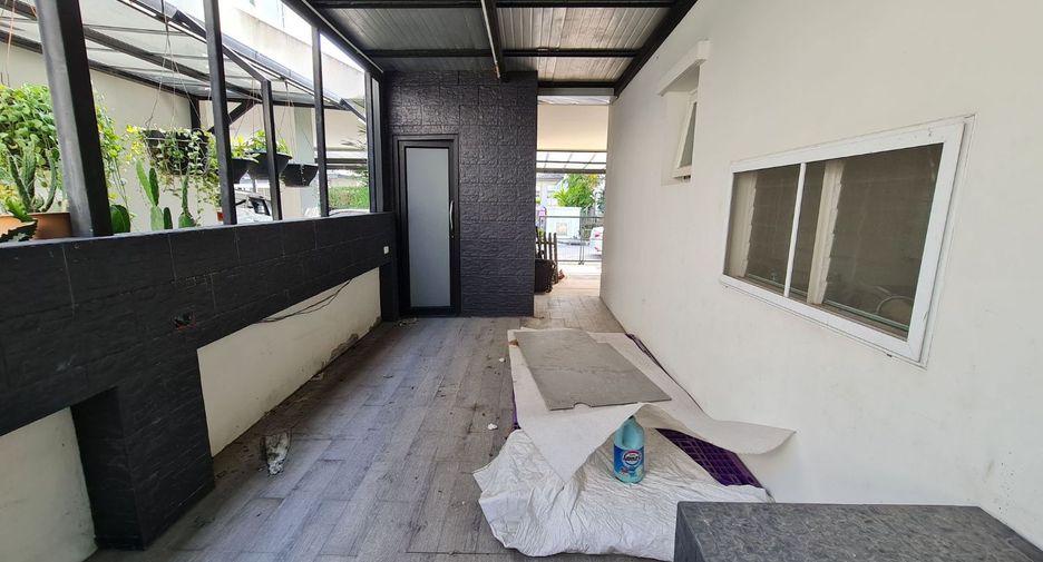 出售 公寓 独立屋 在 Khan Na Yao, 曼谷