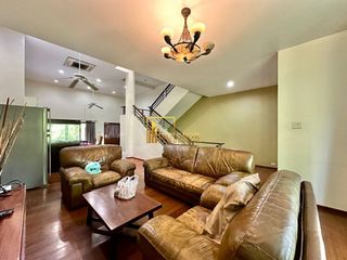 For rent 4 bedrooms townhouse in Watthana, Bangkok