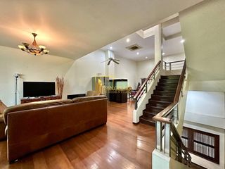For rent 4 bedrooms townhouse in Watthana, Bangkok