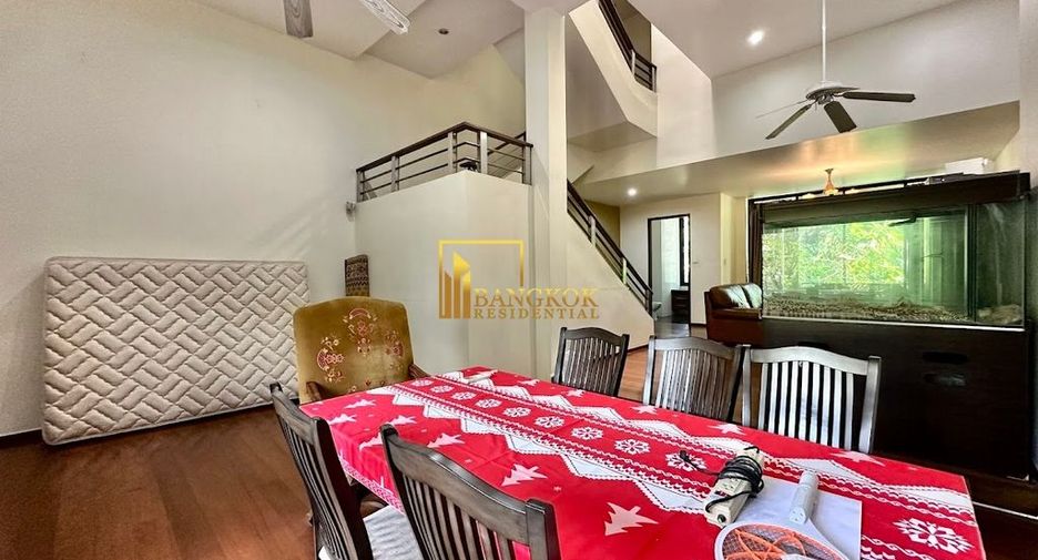 Reihenhaus zur Miete mit 4 Zimmer in Watthana, Bangkok