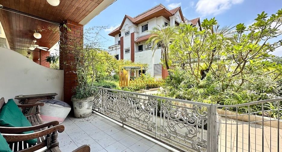 Reihenhaus zur Miete mit 4 Zimmer in Watthana, Bangkok