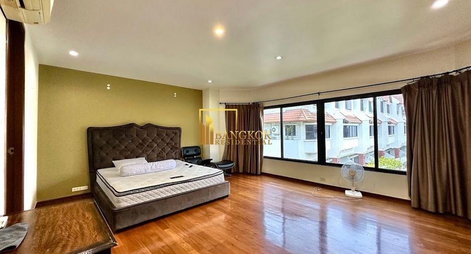 Reihenhaus zur Miete mit 4 Zimmer in Watthana, Bangkok