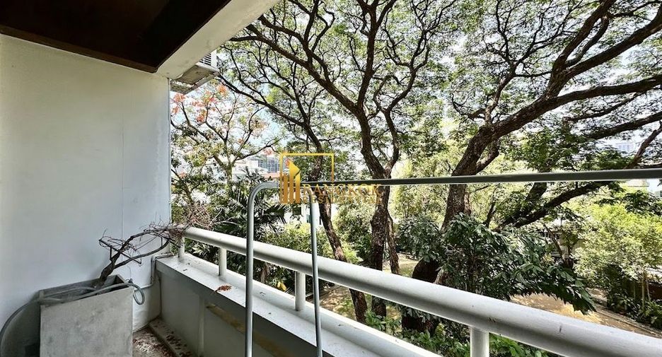 Reihenhaus zur Miete mit 4 Zimmer in Watthana, Bangkok