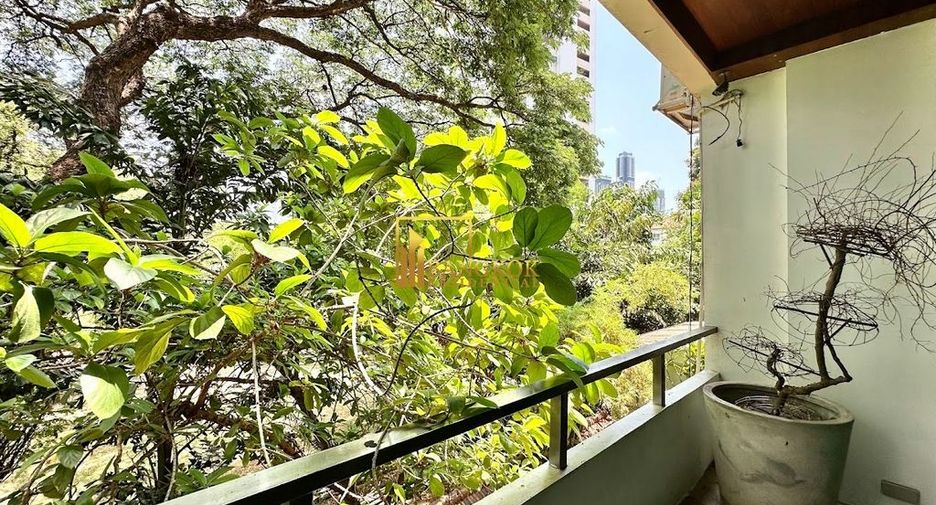 Reihenhaus zur Miete mit 4 Zimmer in Watthana, Bangkok