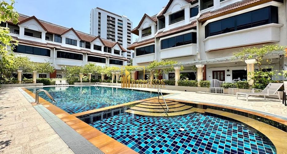 Reihenhaus zur Miete mit 4 Zimmer in Watthana, Bangkok