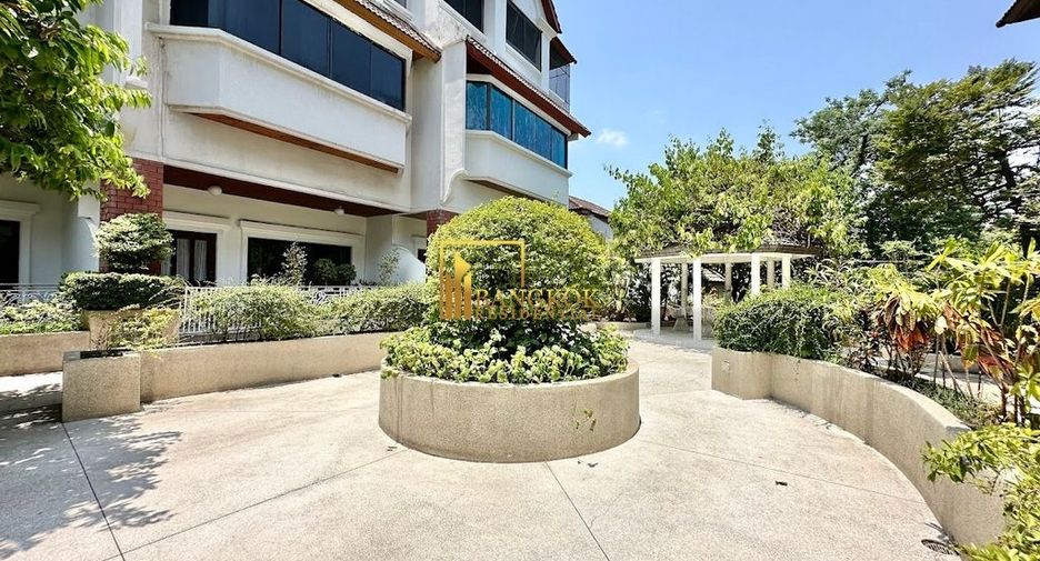 Reihenhaus zur Miete mit 4 Zimmer in Watthana, Bangkok