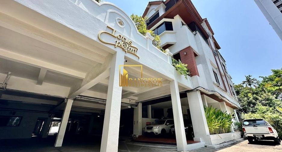 Reihenhaus zur Miete mit 4 Zimmer in Watthana, Bangkok