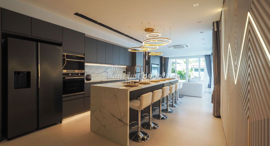 Casa en venta de 5 habitaciones en Bang Lamung, Chonburi