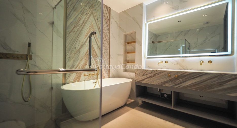 Casa en venta de 5 habitaciones en Bang Lamung, Chonburi