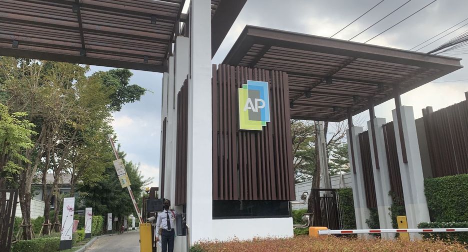 Haus zum Kauf mit Studio in Khlong Sam Wa, Bangkok