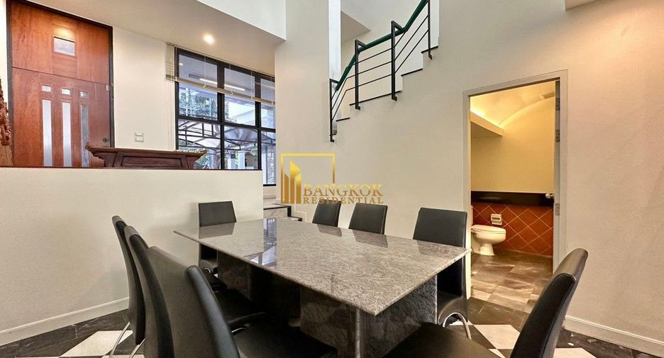 Reihenhaus zur Miete mit 3 Zimmer in Watthana, Bangkok