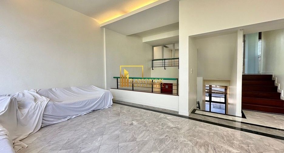 Reihenhaus zur Miete mit 3 Zimmer in Watthana, Bangkok
