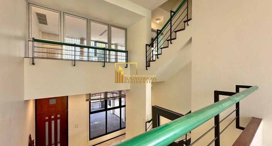 Reihenhaus zur Miete mit 3 Zimmer in Watthana, Bangkok
