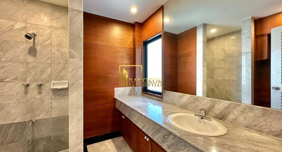 Reihenhaus zur Miete mit 3 Zimmer in Watthana, Bangkok