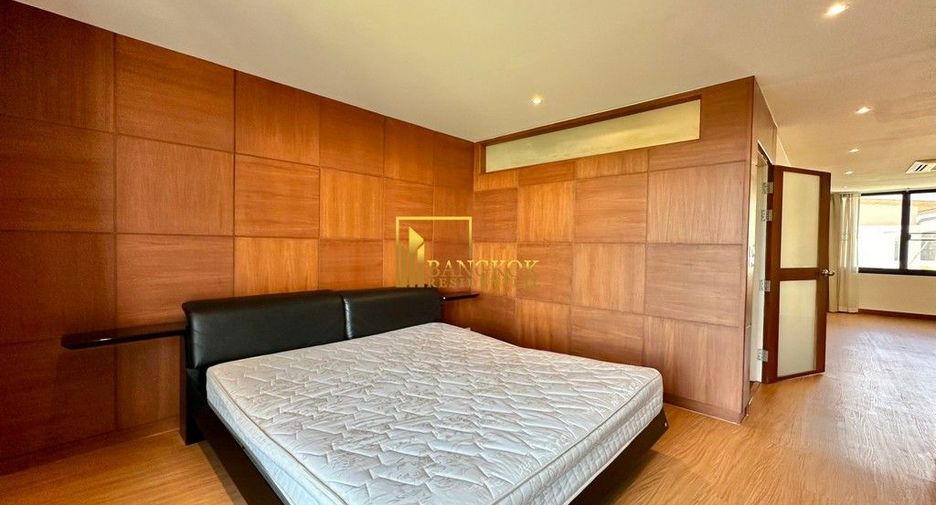 Reihenhaus zur Miete mit 3 Zimmer in Watthana, Bangkok