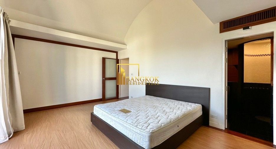 Reihenhaus zur Miete mit 3 Zimmer in Watthana, Bangkok