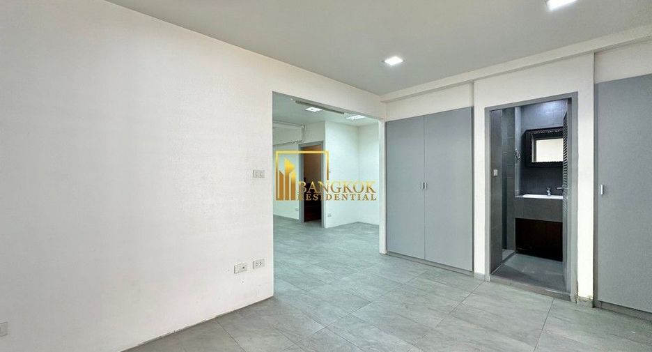 Reihenhaus zur Miete mit 3 Zimmer in Watthana, Bangkok