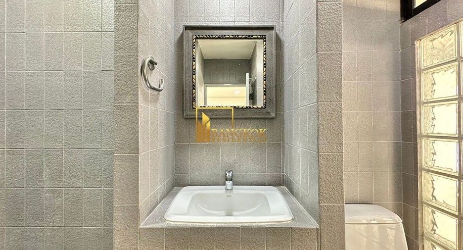Reihenhaus zur Miete mit 3 Zimmer in Watthana, Bangkok