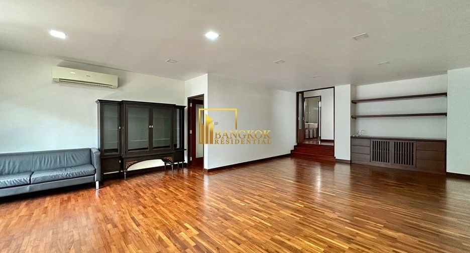 Reihenhaus zur Miete mit 3 Zimmer in Watthana, Bangkok