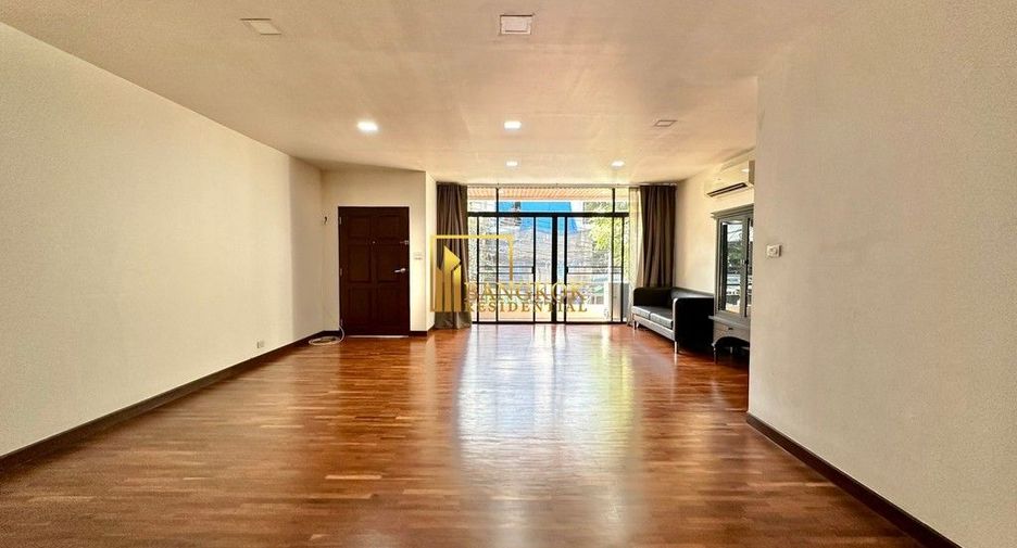 Reihenhaus zur Miete mit 3 Zimmer in Watthana, Bangkok