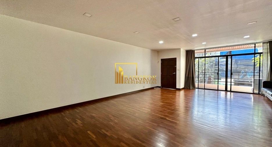 Reihenhaus zur Miete mit 3 Zimmer in Watthana, Bangkok