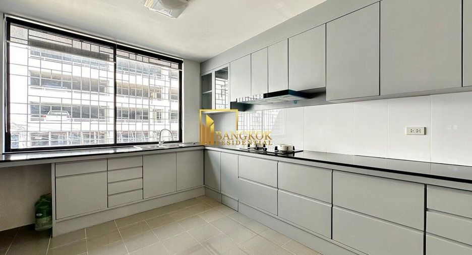 Reihenhaus zur Miete mit 3 Zimmer in Watthana, Bangkok