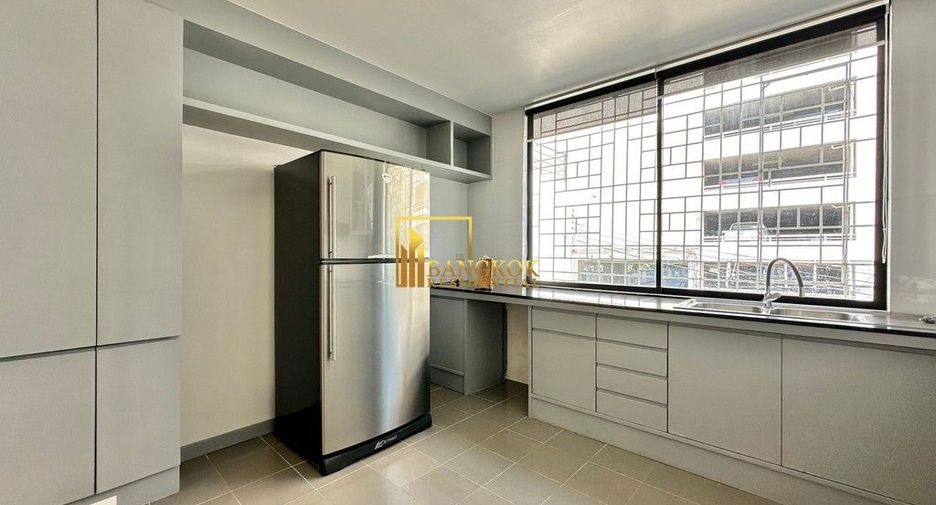 Reihenhaus zur Miete mit 3 Zimmer in Watthana, Bangkok