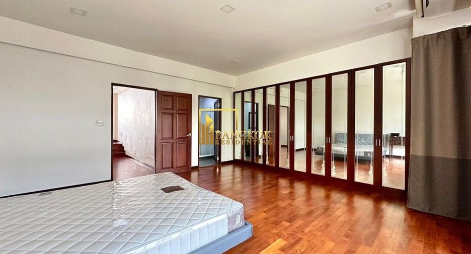 Reihenhaus zur Miete mit 3 Zimmer in Watthana, Bangkok