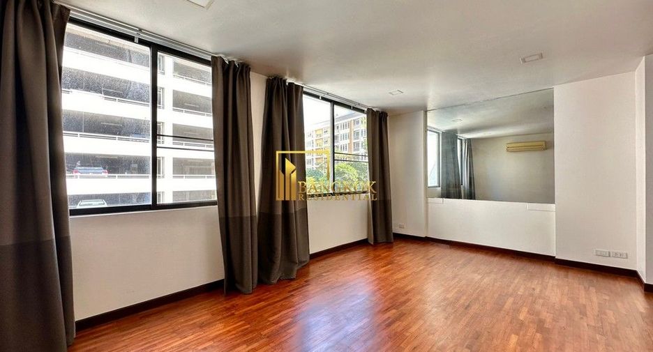 Reihenhaus zur Miete mit 3 Zimmer in Watthana, Bangkok