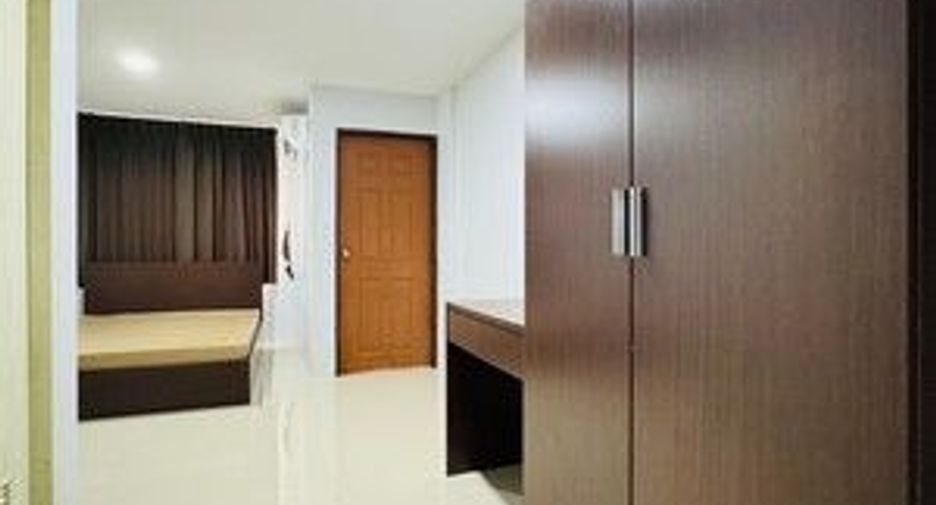 For sale 60 bedrooms apartment in Lat Krabang, Bangkok