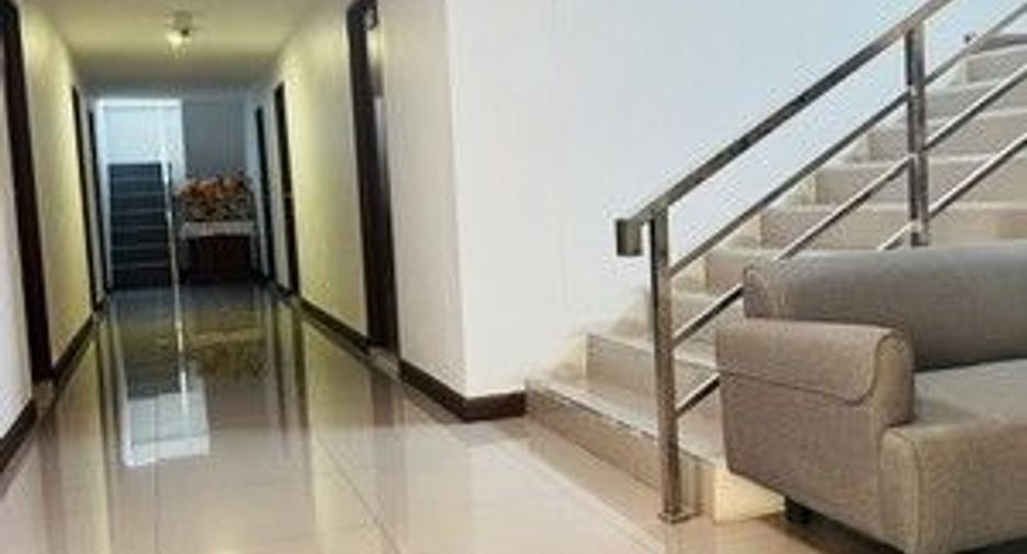 For sale 60 bedrooms apartment in Lat Krabang, Bangkok