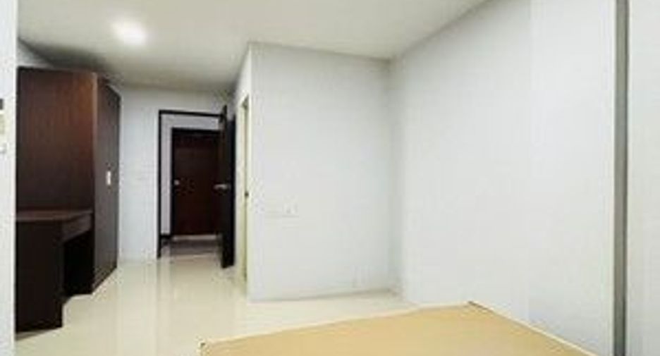 For sale 60 bedrooms apartment in Lat Krabang, Bangkok