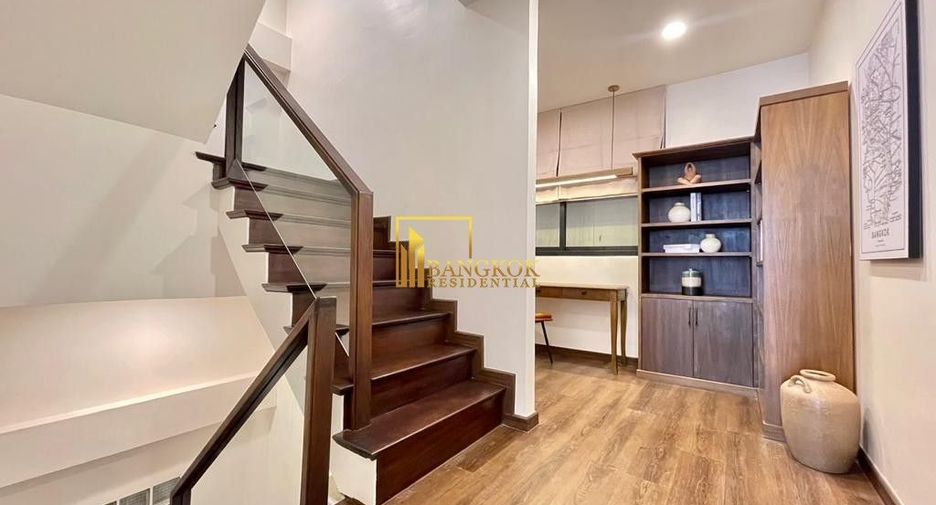 Reihenhaus zur Miete mit 3 Zimmer in Bang Rak, Bangkok