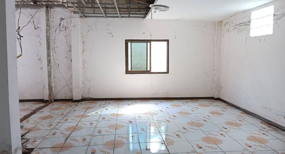 Haus zum Kauf mit Studio in Lat Krabang, Bangkok