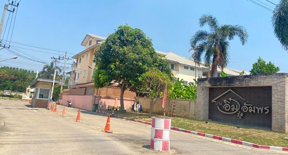 Haus zum Kauf mit Studio in Thawi Watthana, Bangkok
