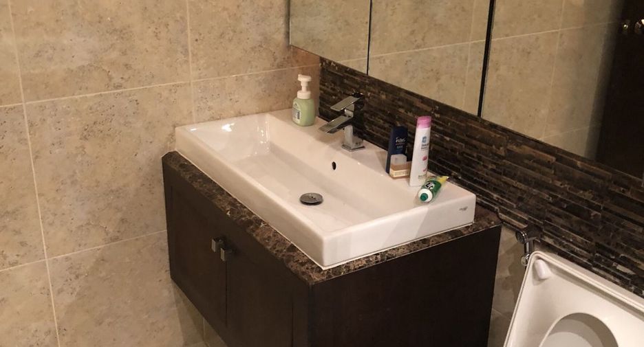 For rent and for sale 3 bedrooms condo in Yan Nawa, Bangkok