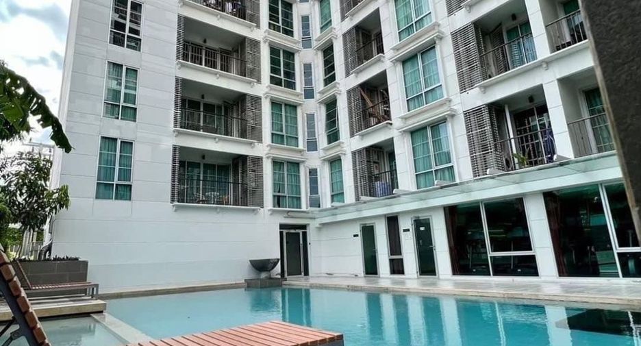 For rent 2 bedrooms condo in Watthana, Bangkok