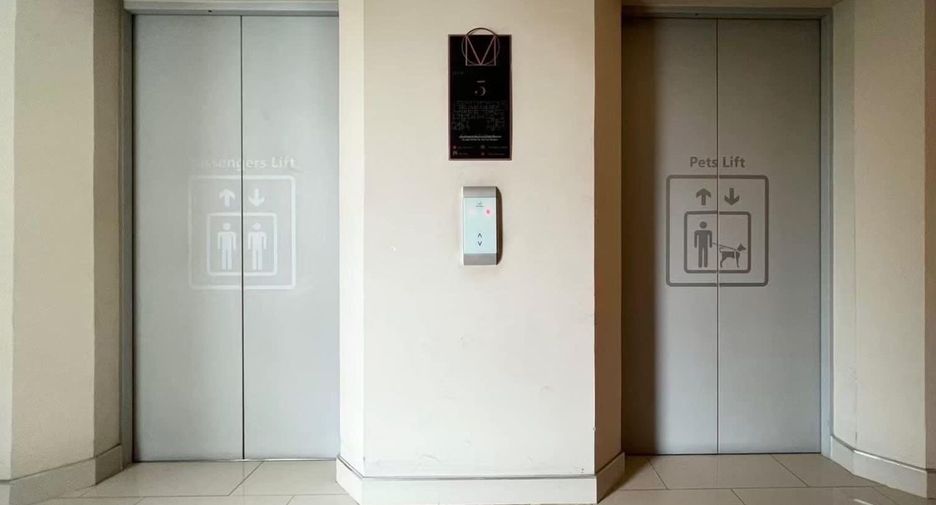 For rent 2 bedrooms condo in Watthana, Bangkok