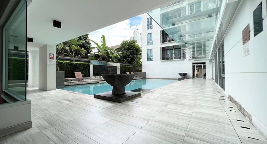 For rent 2 bedrooms condo in Watthana, Bangkok