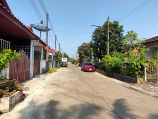 For sale 2 bed townhouse in Phunphin, Surat Thani