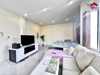 For sale 3 bed townhouse in Mueang Surat Thani, Surat Thani