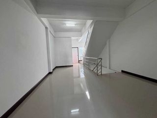For sale 2 bed retail Space in Ban Bueng, Chonburi