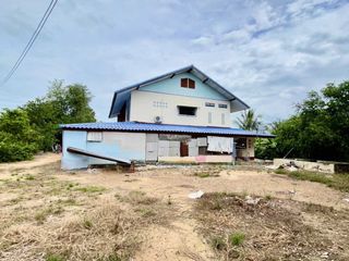 For sale 5 bed house in Hankha, Chainat