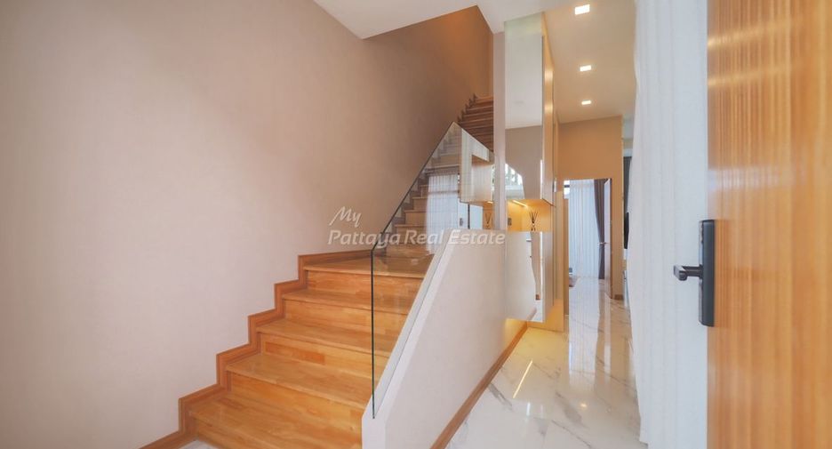 For sale 4 ベッドルーム house in Bang Lamung, Chonburi