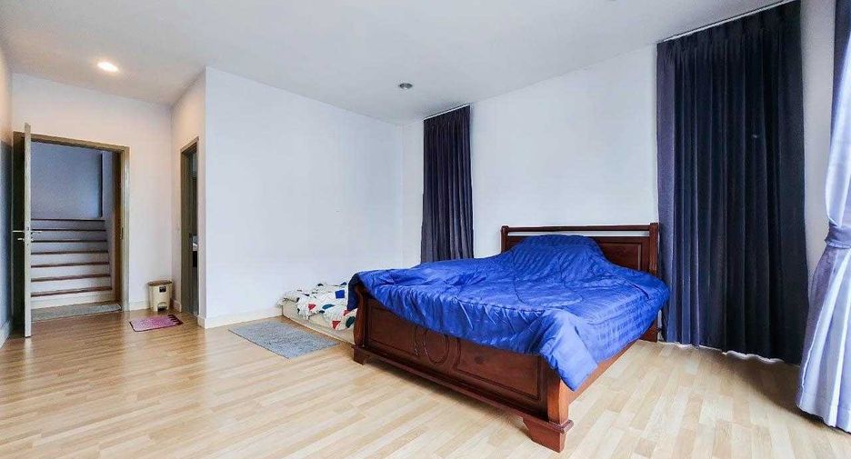For sale 4 Beds townhouse in Mueang Nonthaburi, Nonthaburi