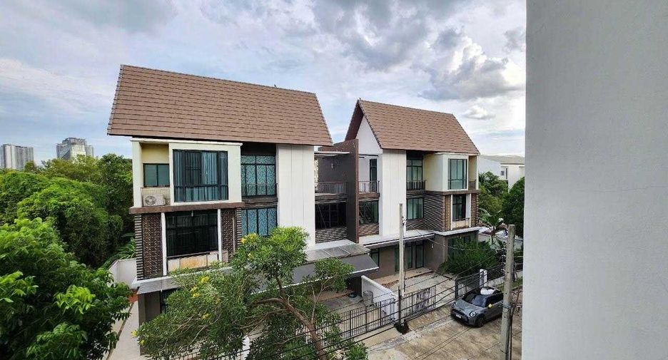 For sale 4 Beds townhouse in Mueang Nonthaburi, Nonthaburi