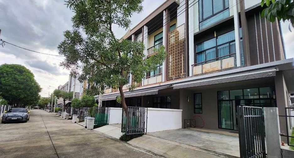 For sale 4 Beds townhouse in Mueang Nonthaburi, Nonthaburi